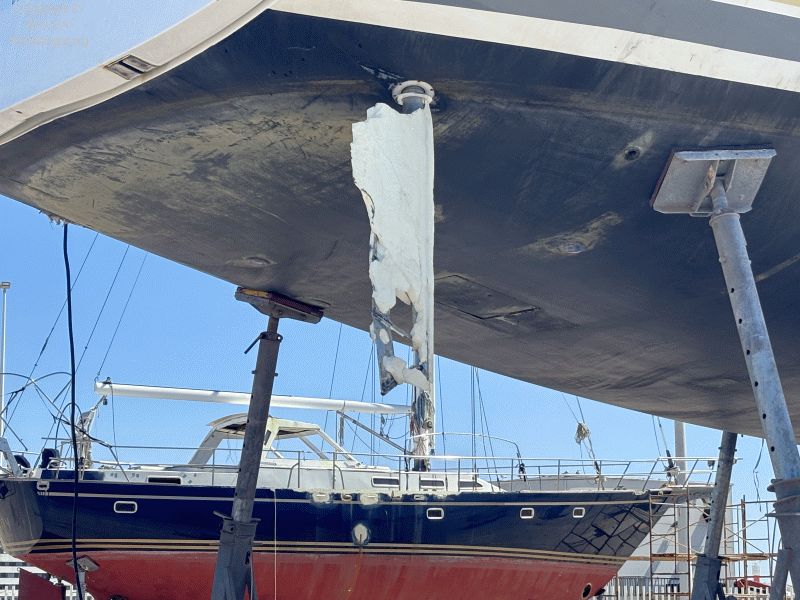 Die Orcas liesen der 24mtr Yacht immerhin noch einen Stummel übrig